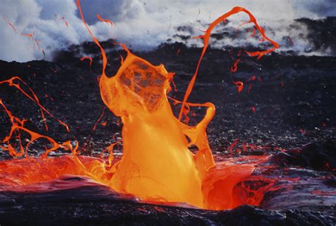 Photos of world's largest lava lake inside active volcano Nyiragongo | Metro News