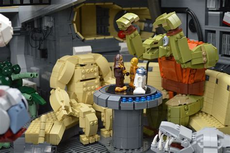 Kintan Strider and Mantellian Savrip up close. | Lego star wars, Lego ...