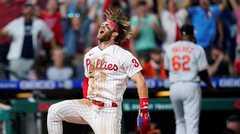 Philadelphia Phillies superstar Bryce Harper captures second career MVP - ESPN