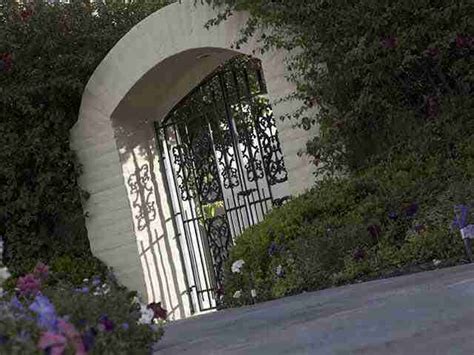 Benefits of Choosing a Professional Gate Installation Service - Everlast Gates