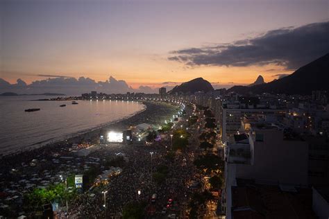 Practical Guide to Celebrate New Year’s Eve in Copacabana | Rio by Cariocas