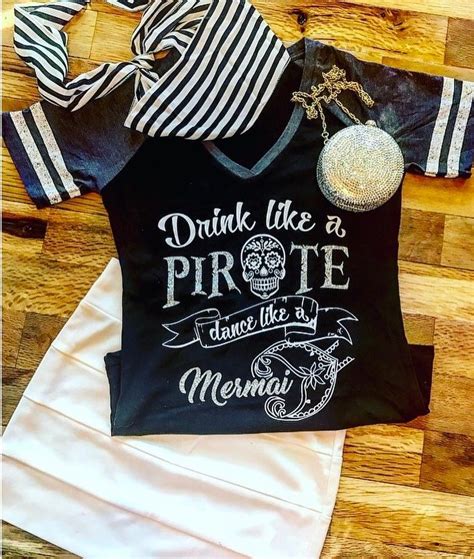 Pin by Ashley Bunn-Pfleiderer on Gasparilla outfits | Fashion, Women's ...