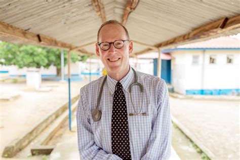 L’un des fondateurs de l’hôpital de Mirebalais, le Dr Paul Farmer, est ...