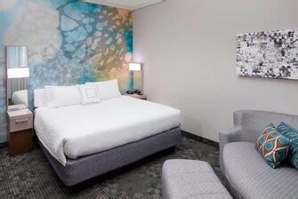 Pensacola Airport Hotels | Courtyard Pensacola