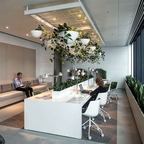 40 Relaxing Green Office Décor Ideas | Modern office design inspiration ...