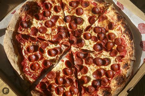 Pizza Champ opens Jan. 26, serving pizza, wings and salads to-go in Maplewood