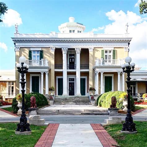 The Belmont Mansion at @belmontu! Photo by @dewayneneeley | Belmont mansion, Mansions, House styles