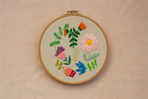 5" embroidered flowers - embroidery hoop - handmade embroidery - hoop art - floral hoop ...