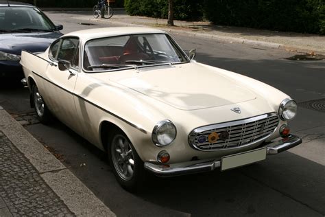 File:Volvo P1800 (1969, white) front right.jpg - Wikimedia Commons