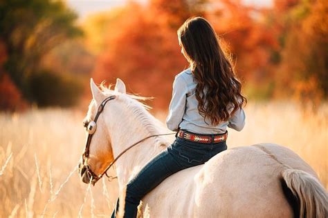 Fall Horse Pictures – Lowe Kids | Horse pictures, Horse photography poses, Equine photography poses