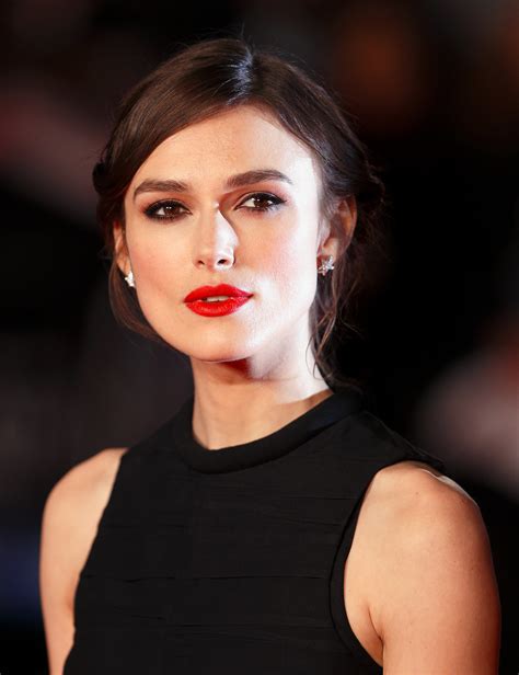 A Classic Red Lip | 10 Beauty Looks to Steal From the Sexiest Women in ...