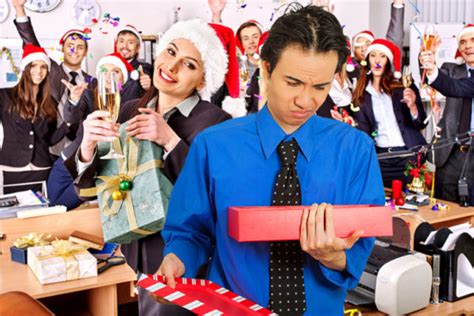 Yankee Swap Rules & Etiquette: How to Run a Holiday Gift Exchange