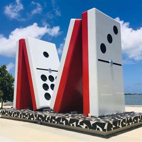 Giant Domino Sculpture in Miami, FL (14 Photos)