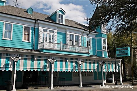 Garden District Walking Tour: New Orleans - Southern Hospitality