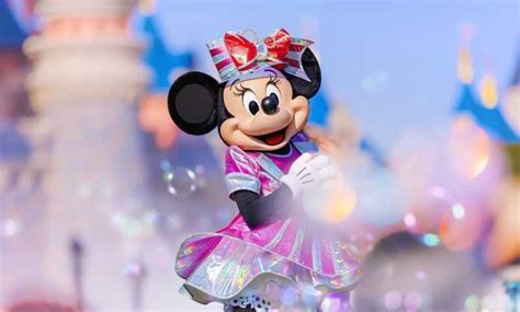 Disneyland Paris packages - tickets, prices, what to expect