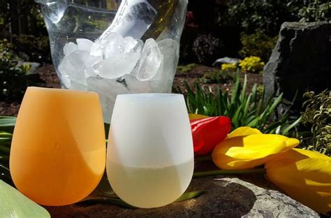 Foodista | Summer Must-Have: Colorful Silicone Wine Glasses from Bendiware
