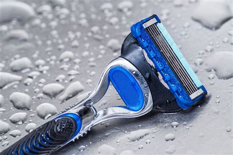 7 Best Double Edge Razor Blades in 2021 - Finding the Closest Shave