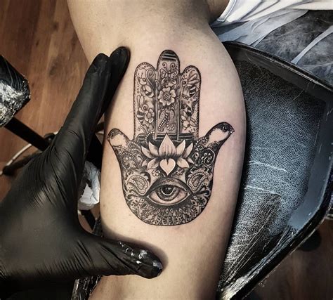 245+ Spiritual Hamsa Tattoo Designs (2022) Hand With Eye Ideas