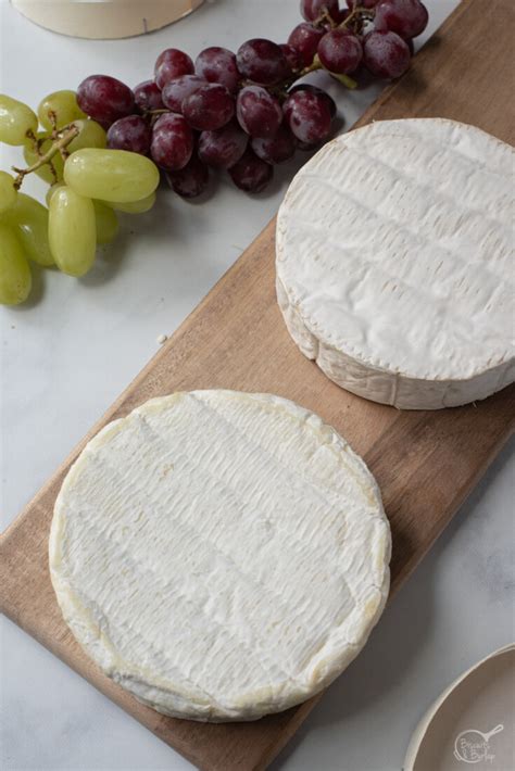 Brie vs Camembert: Which one should you serve? - Biscuits & Burlap