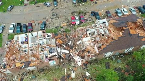 Drone footage shows devastation after tornado sweeps through Missouri | Devastation, Aerial ...