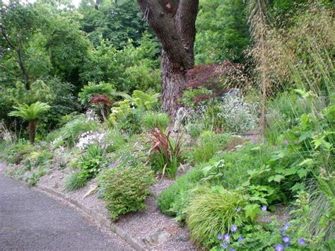 Hillside Gardens | Landscaping with rocks, Hillside garden, Easy ...