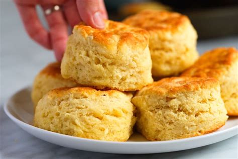 Easy Fluffy Biscuits Recipe