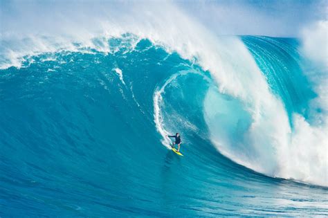 Where to Go Surfing in Hawaii on Oahu, Kauai, Maui and the Big Island