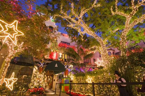 Photo Guide to California Christmas Lights and Decorations