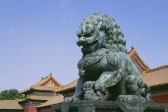 Foo Dog Meaning and Symbolism in Feng Shui | LoveToKnow