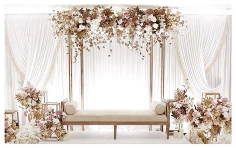 Pin on Wedding Decor #wedding #stage #decorations #simple #outdoor Jul 5, 2020 - This… | Teto de ...