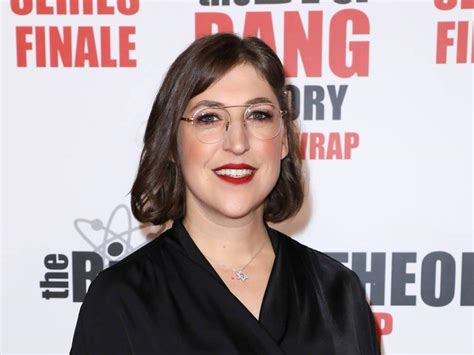 Mayim Bialik bringing neuroscience background to new mental health podcast