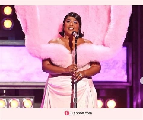 Lizzo Weight Loss Transformation: How She Lost 50 Pounds? | Fabbon