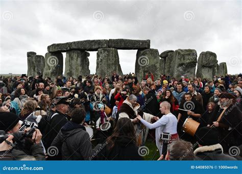 Pagans And Druids Mark The Winter Solstice At Stonehenge Editorial ...