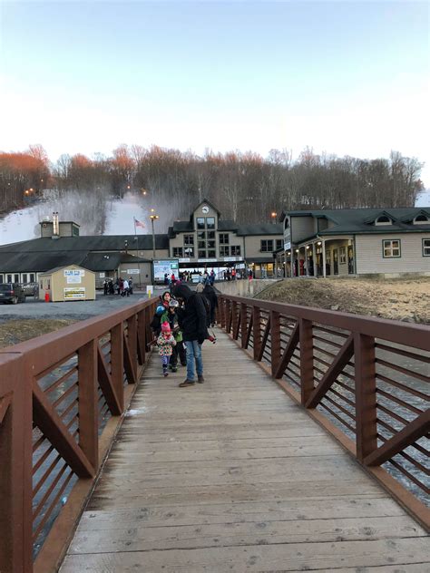 First-Time Skiing at the Shawnee Mountain Ski Area - Weekend Jaunts