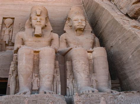 Visiter les temples d'Abou Simbel : infos et comment s'y rendre ...