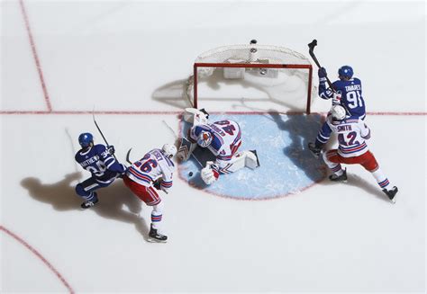 New York Rangers vs Toronto Maple Leafs: Join the live conversation!