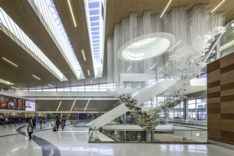 Nashville International Airport (BNA) Terminal Lobby and International ...