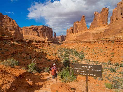 Meanderthals | Park Avenue Trail, Arches National Park