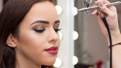 What is Airbrush Makeup and the Best Airbrush Makeup Kits | Best Style Trends
