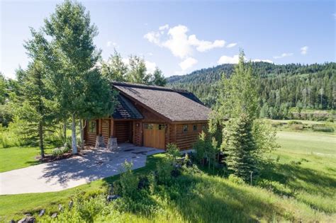 Cabins Near Jackson Hole Wyoming - The Lodge Bronze Buffalo Ranch