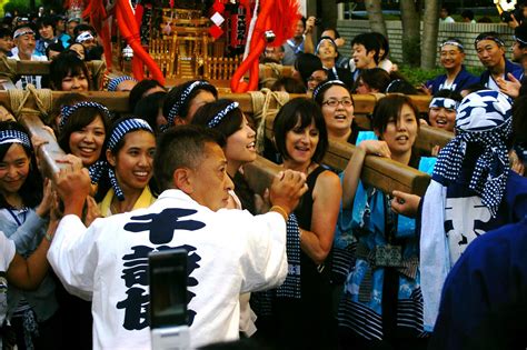 Lost in Japan...: O Mikoshi Festival!