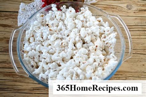 Perfect homemade popcorn recipe on the stove