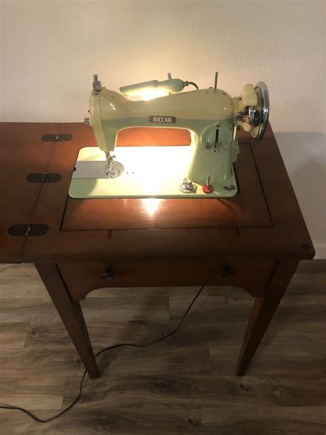 Vintage Riccar Sewing Machine Models / Riccar Model 2925 Vintage Sewing Machine Designed For ...