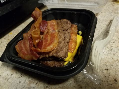 [FP] Wendy's Baconator with no Bun or Sauce : keto