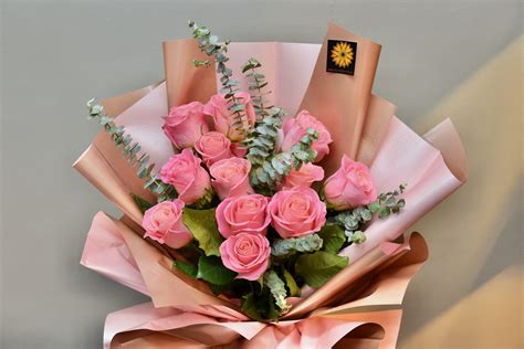 12 Pink Ecuadorian Roses Bouquet - The Flower Estate