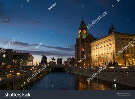 Liverpool Royal Liver Building At Night Stock Photo 186024299 : Shutterstock