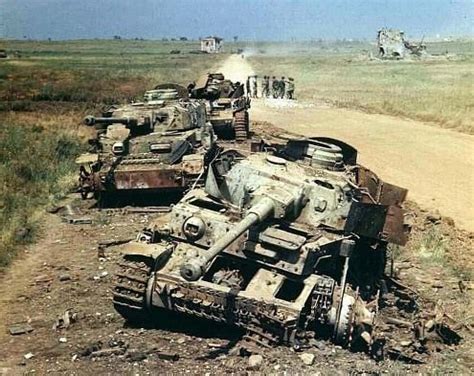 Des Panzer 4 détruits près de Lanuvio | Histoire militaire, Char ...