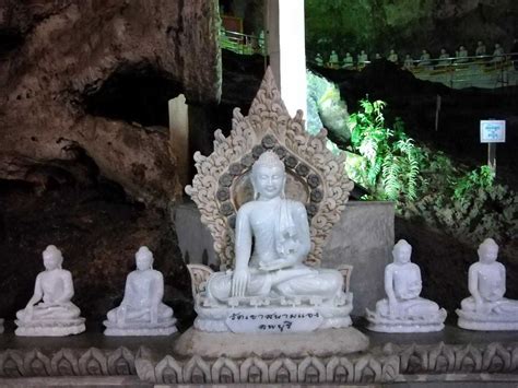 White Jadeite Buddha statues, Pindaya Buddha Cave Myanmar - REAL JADE ...