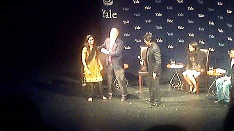 SRK @ Yale - Chamak Chalo dance - YouTube