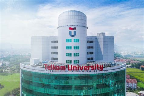 Telkom University Pertahankan Peringkat 1 sebagai PTS Terbaik Versi ...